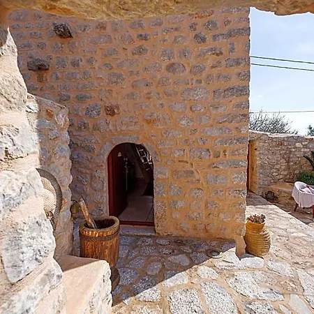 Lithos Stone Hotel Koita